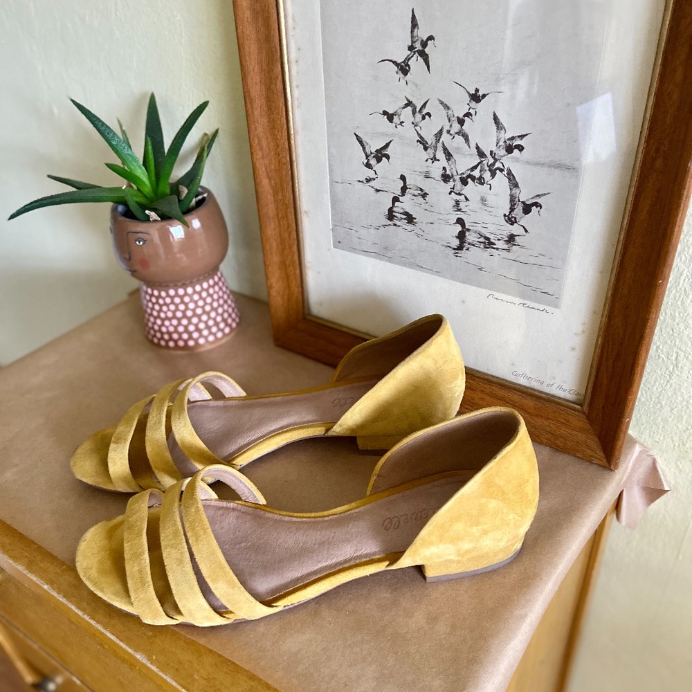 Madewell The Leila Sandal In Curry Powder Suede